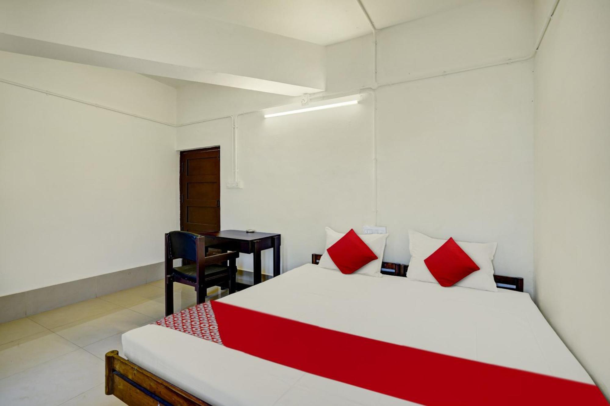 Super Hotel O Ceasar Palace Annex Thodupuzha Екстер'єр фото