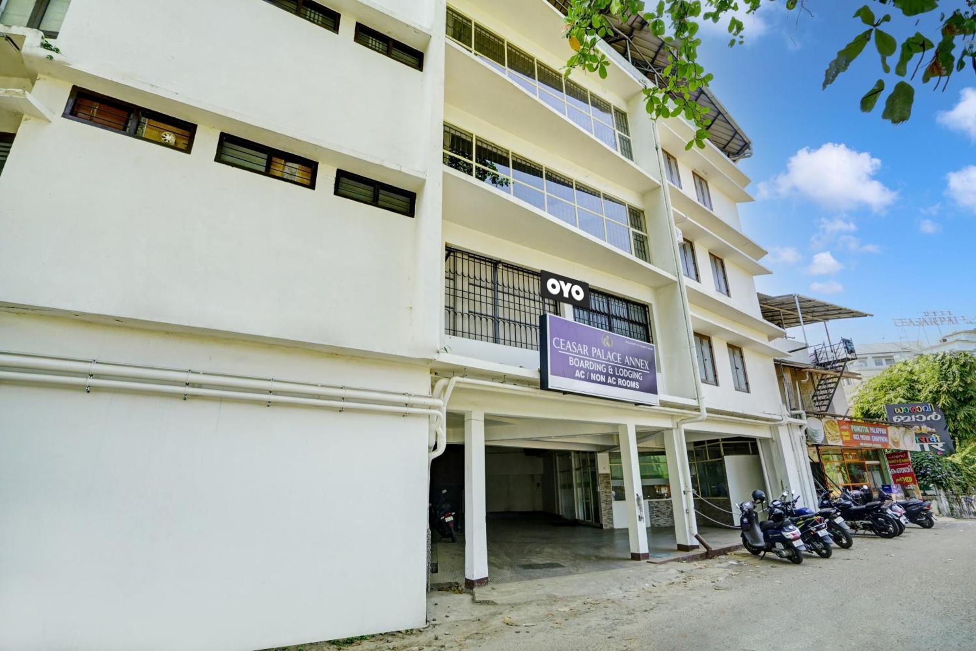 Super Hotel O Ceasar Palace Annex Thodupuzha Екстер'єр фото