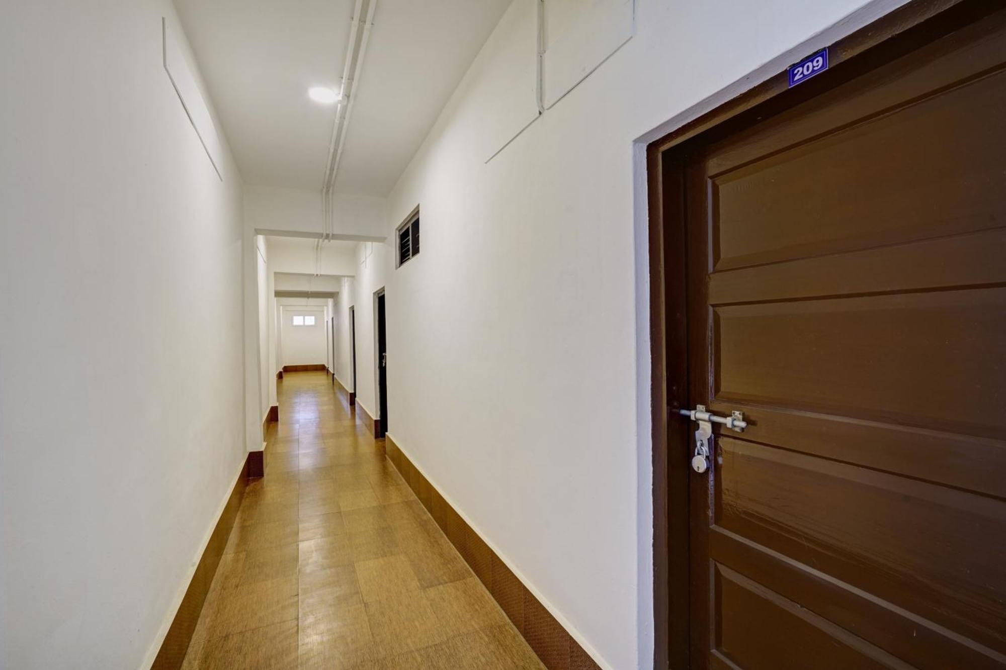 Super Hotel O Ceasar Palace Annex Thodupuzha Екстер'єр фото